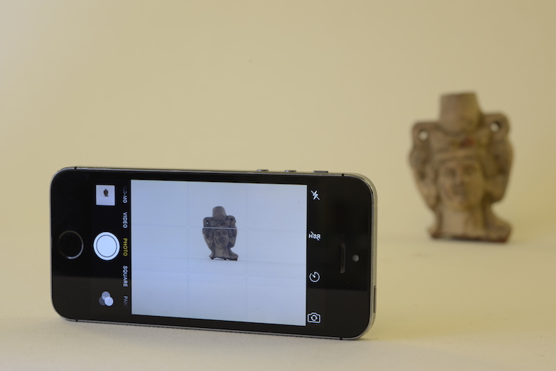 Fig. 4 – “Museum Selfie” by Arthur Laidlaw and Yasmeen al Khoudary Petrie Museum, UC56003
